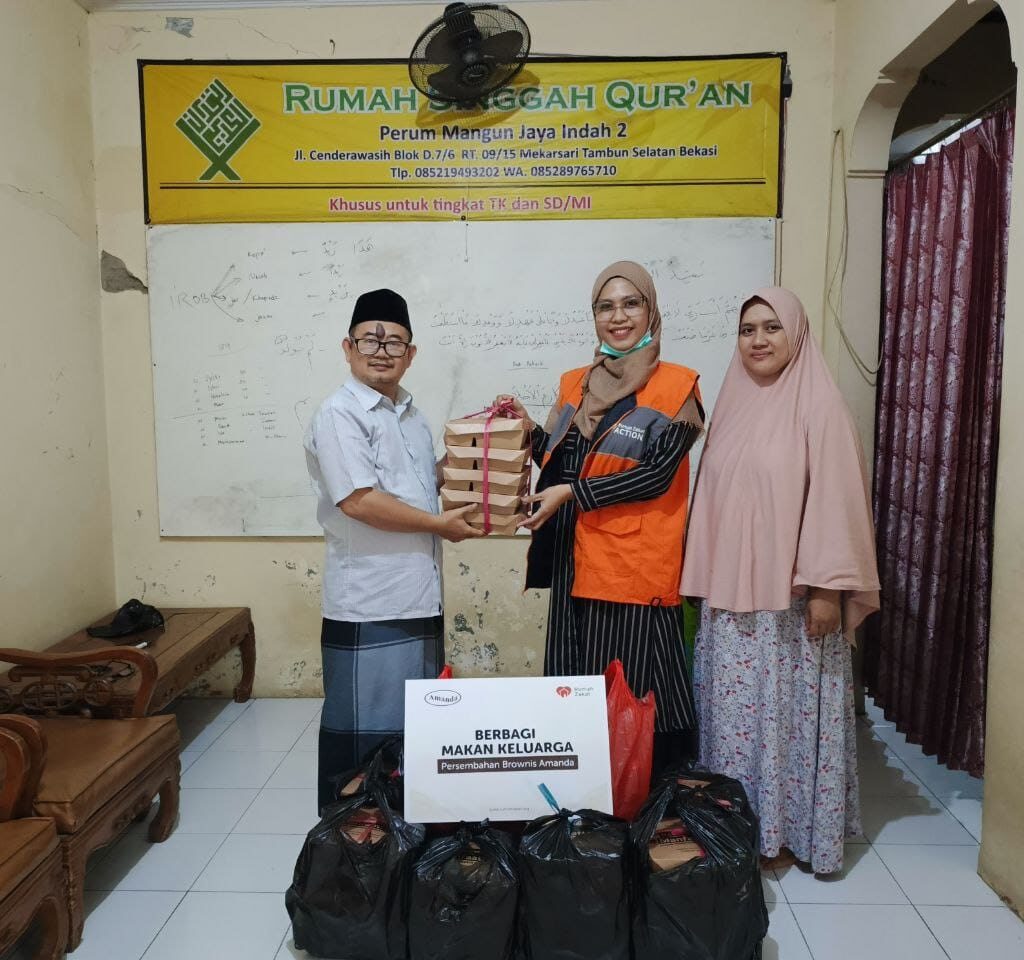 Rumah Zakat Salurkan 50 Paket Makanan Keluarga untuk Santri Rumah Singgah Quran