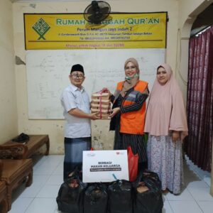 Rumah Zakat Salurkan 50 Paket Makanan Keluarga untuk Santri Rumah Singgah Quran