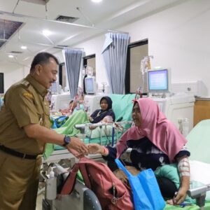 Tingkatkan Layanan Kesehatan, Bobihoe Sapa Jajaran hingga Pengunjung RSUD CAM