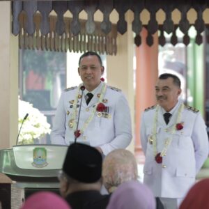 Aparatur dan Para Tokoh Sambut Walikota Tri Adhianto dan Wawali Haris Bobihoe
