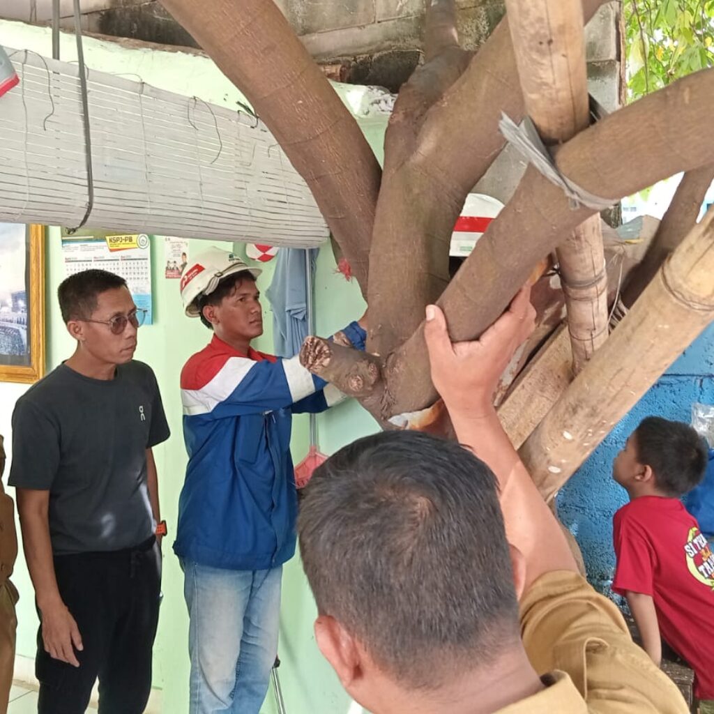 Bau Gas di Pondok Melati, Camat Lakukan Pengecekan Lokasi