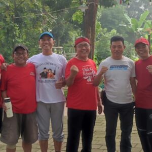 Senam Sehat RW 011 Jatiraden Tingkatkan Kesehatan dan Kebersamaan Warga