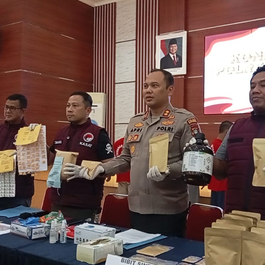 Polres Metro Bekasi Bongkar Jaringan Narkoba Rumahan Senilai Rp1,34 Miliar