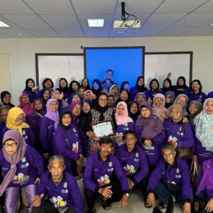 Inisiatif Mulia Perempuan Muda Kelola Sekolah untuk Bantu Lansia Tetap Aktif
