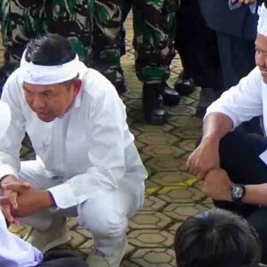 Gubernur Dedi Mulyadi Hadiahkan Kuda kepada Siswa Penggemar Kuda Renggong di Sumedang