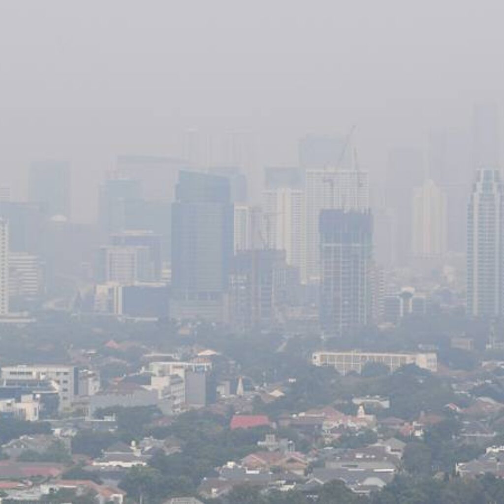 Pagi Ini Kualitas Udara Jabodetabek Terburuk Keempat di Dunia, Kategori Tidak Sehat
