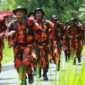 Kemendagri Larang Ormas Gunakan Atribut Mirip TNI
