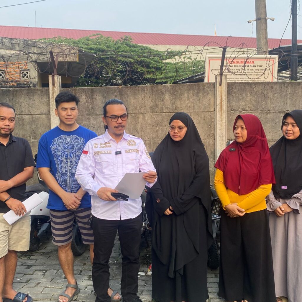 Warga Green Village Bekasi Dua Tahun Terkepung Tembok, Minta Pemkot Perhatikan