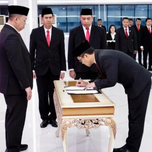 Lantik Jabatan Baru di Lingkup Eselon II, Nusron: Beri Pelayanan Prima ke Masyarakat