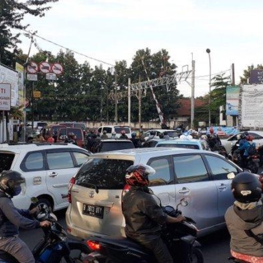 Atasi Kemacetan, Dishub Bekasi Uji Sistem Lalu Lintas di Sekitar Stasiun
