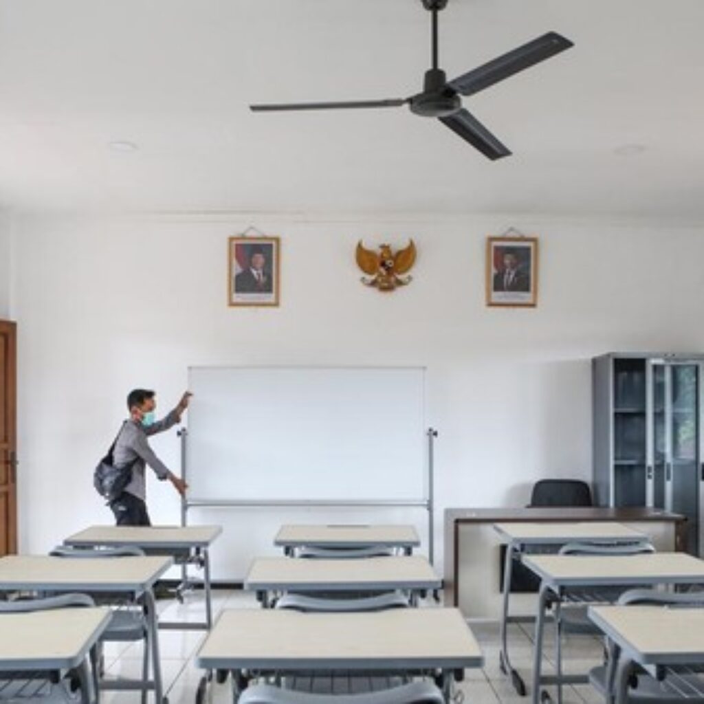 Gus Ipul Tinjau Simulasi Sekolah Rakyat: Pendidikan Gratis untuk Anak Pra-Sejahtera