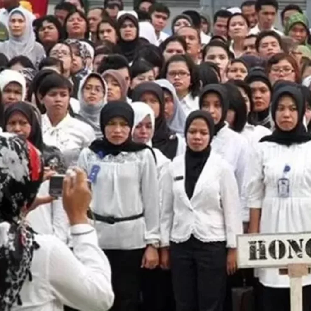 Ratusan Honorer Non-Database BKN Tuntut Diangkat PPPK di Monas