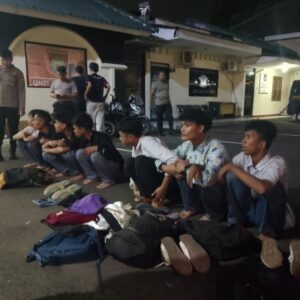 Operasi Penyekatan Bekasi: Polisi Gagalkan 29 Pelajar Gabung Aksi Buruh di Jakarta