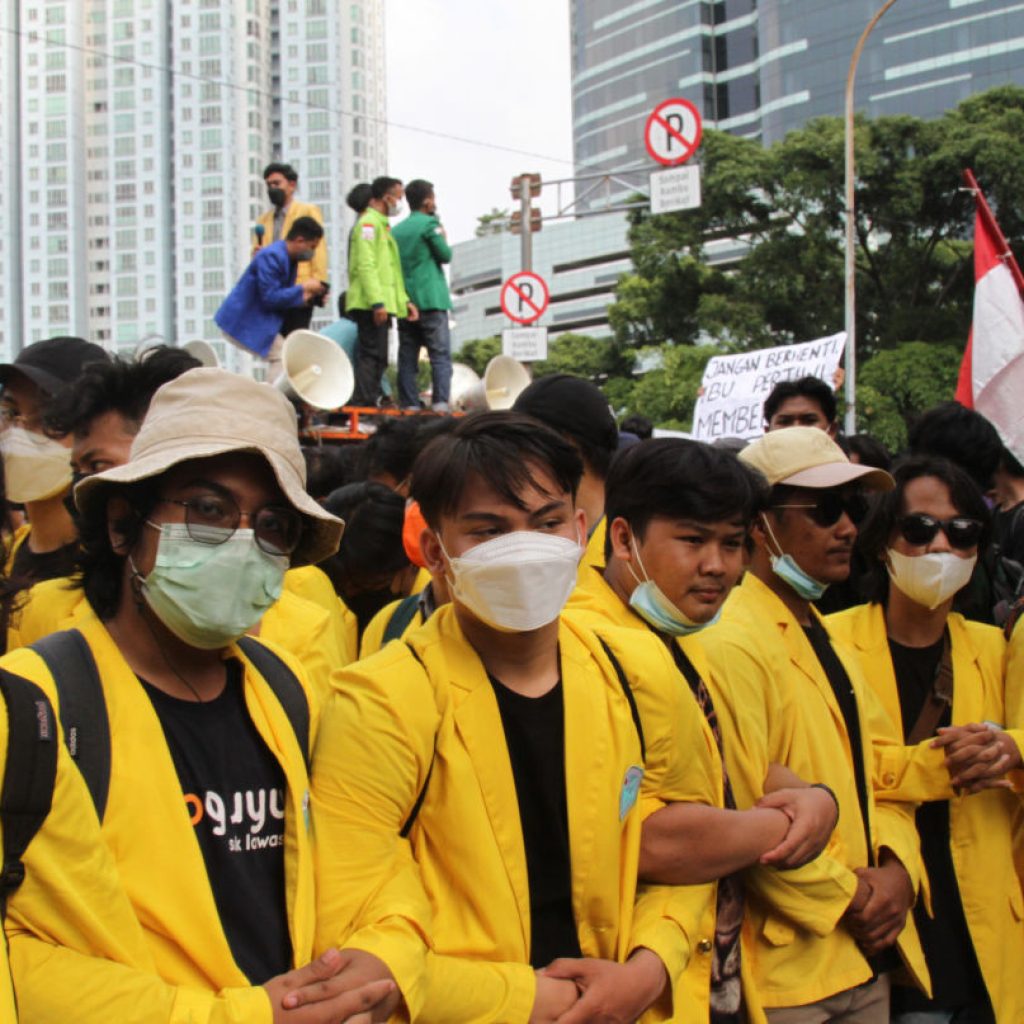 Demo BEM SI Usai Salat Jumat Fokus Soroti Tindakan Represif Aparat