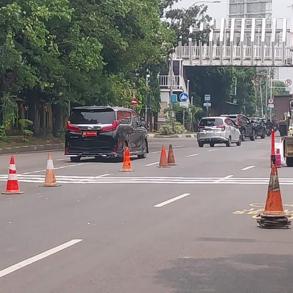 Jalan Ahmad Yani Dipasangi Rumble Strip untuk Tekan Aksi Balap Liar