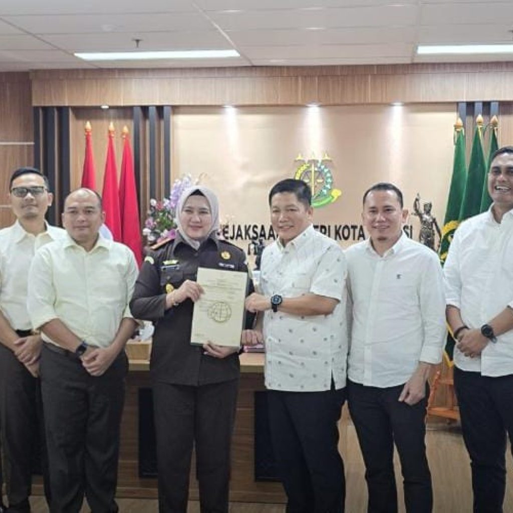 Kantor Pertanahan Bekasi Serahkan Sertipikat BMN ke Kejaksaan