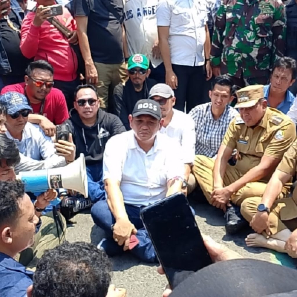 Aliansi Mahasiswa Bekasi Gelar Aksi Damai di DPRD Kota Bekasi, Tuntut Hentikan Kriminalisasi Tingkat Nasional