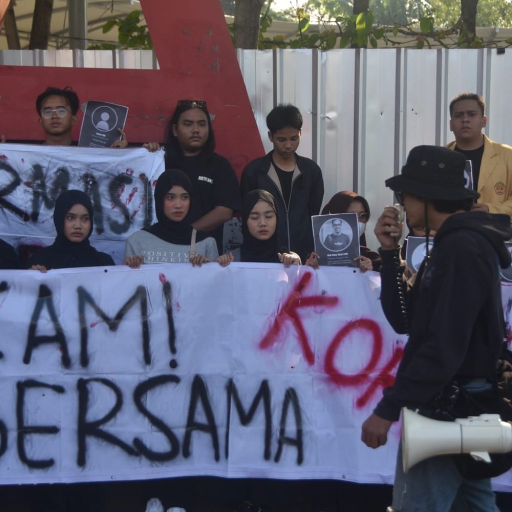 Puluhan Mahasiswa Bekasi Suarakan Solidaritas HAM dalam Aksi September Hitam