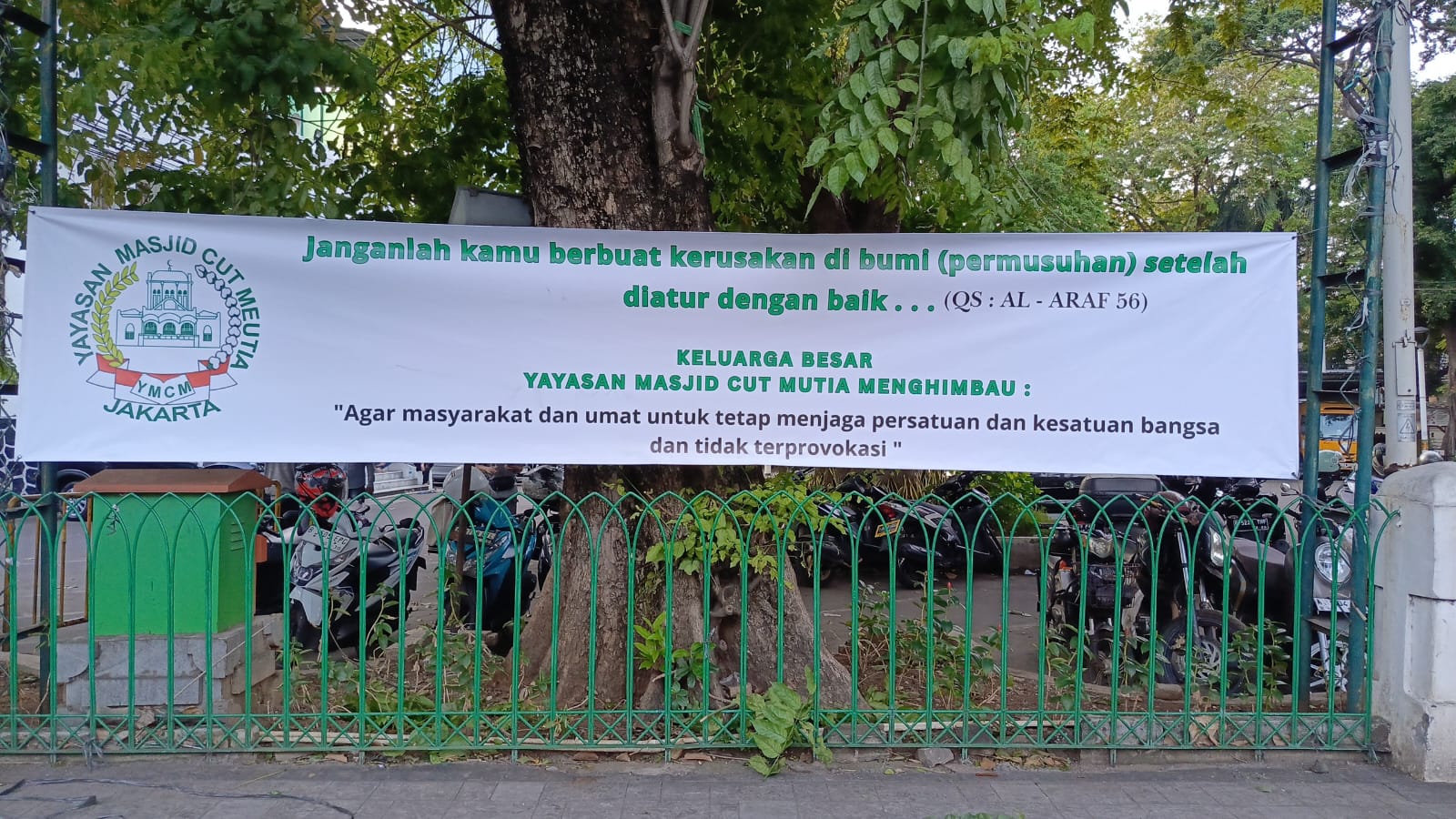 spanduk ajakan bersatu
