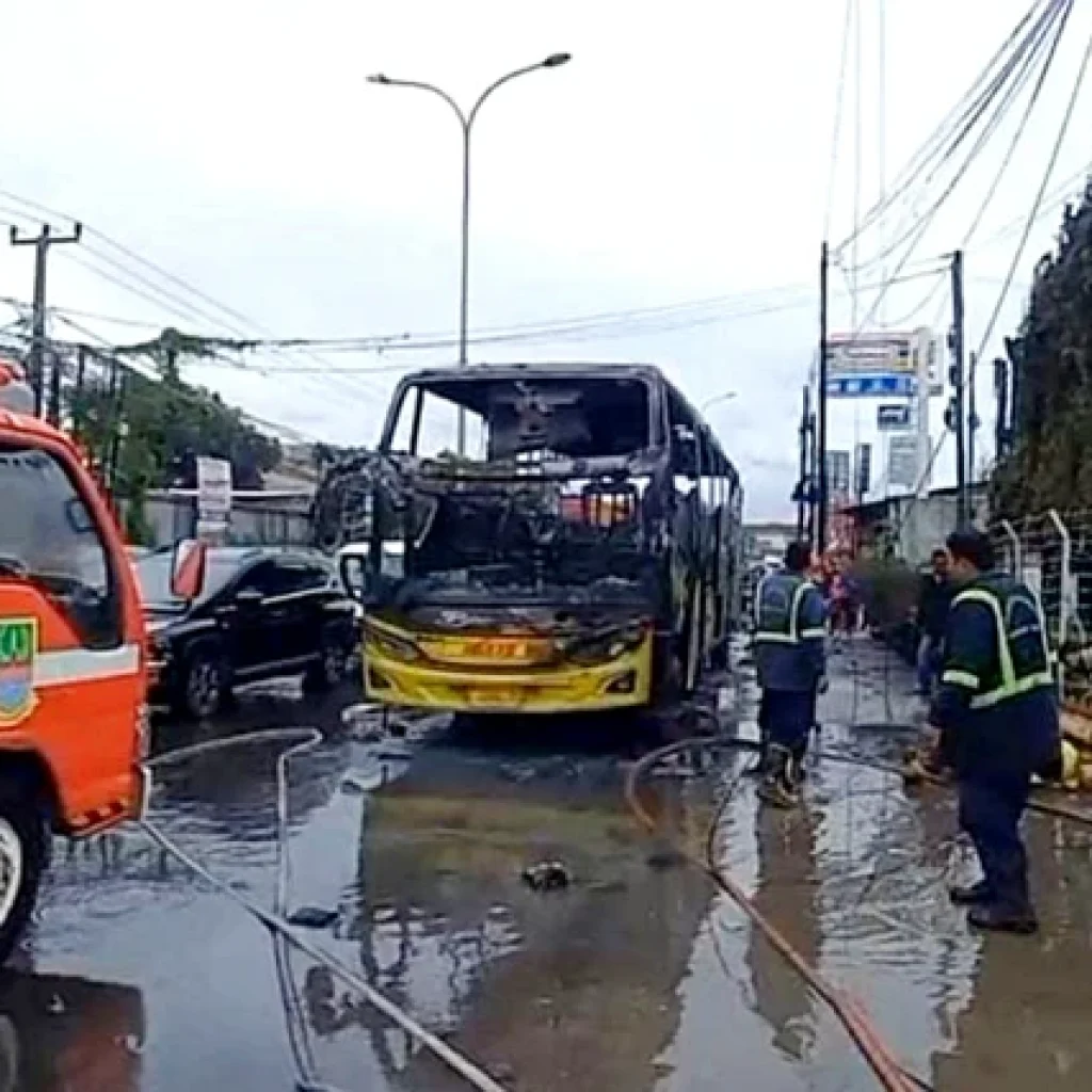 Kebakaran Bus di Tambun Selatan, Tidak Ada Korban Jiwa