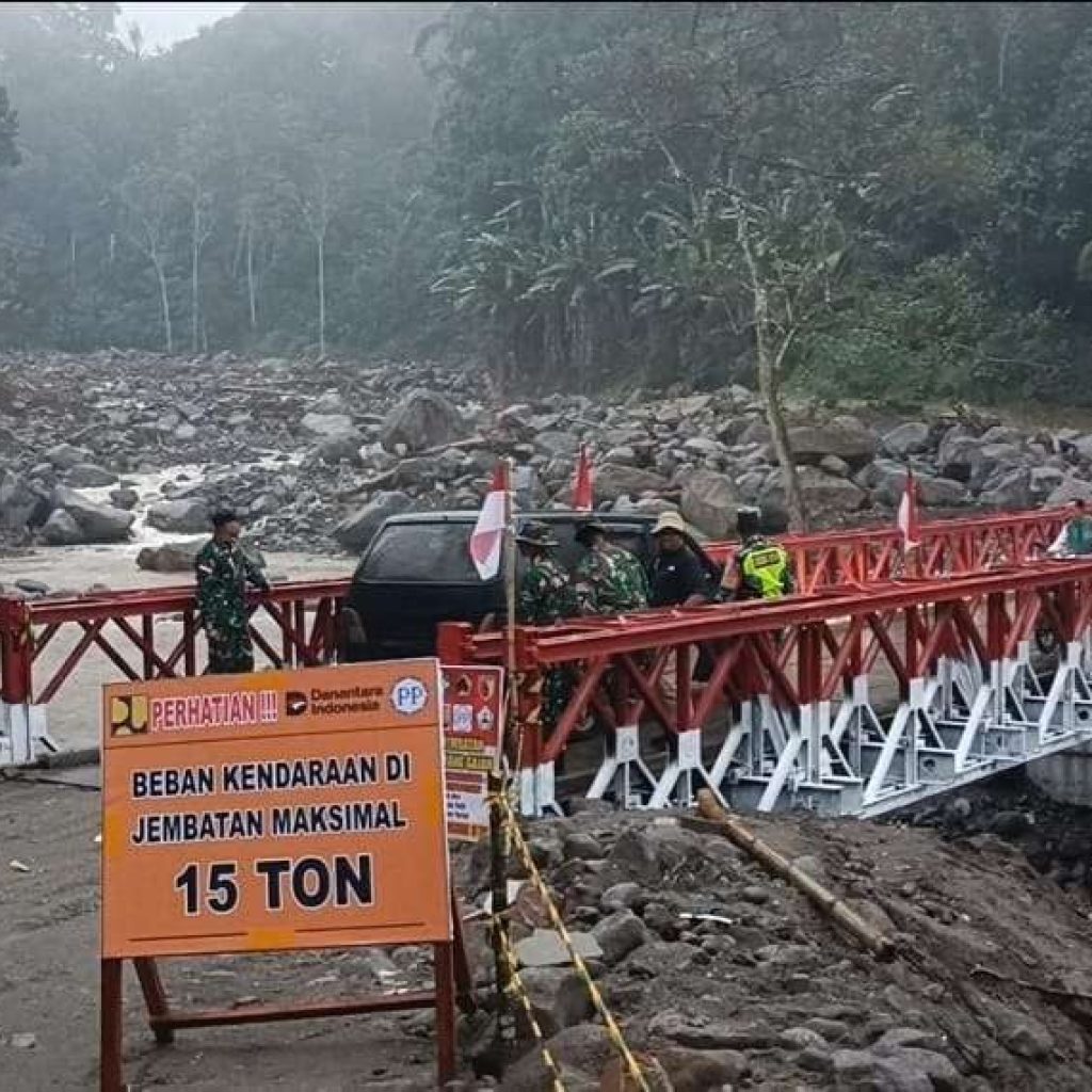 Jembatan Bailey Totor Pelang Beroperasi, Bupati Ingatkan Batas Beban Maksimum 20 Ton