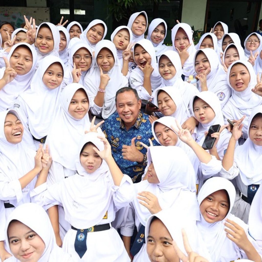 Tri Adhianto Kukuhkan Siswa SMPN 17 Bekasi Jadi Agen Perubahan Anti Perundungan