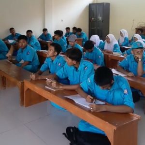 Jelang SPMB 2026, Siswa SMKN 1 Tambun Utara Terpaksa Belajar di Masjid dan Perpustakaan