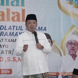 Serahkan Sertipikat Gedung PCNU Indramayu, Menteri Nusron Tekankan Pentingnya Klinik dan Ekonomi Umat