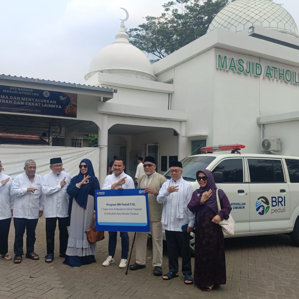 BRI KC Cibubur Serahkan Bantuan Ambulans untuk Yayasan Al-Atholillah Kota Wisata