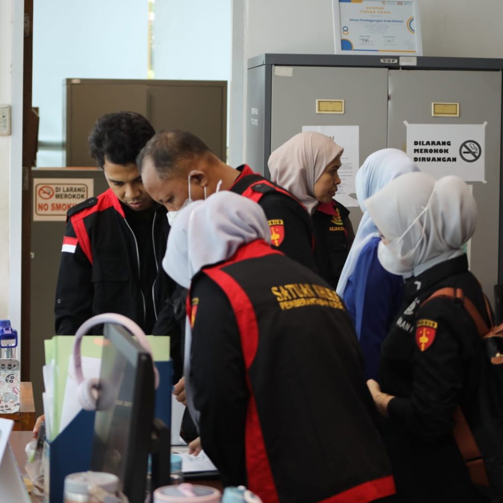 Penggeledahan Disdagperin Bekasi Ungkap Bukti Baru Kasus Pungli MCK