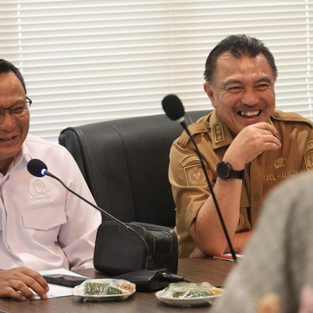 Bekasi Paparkan Strategi Sports City dan Pemberdayaan UMKM kepada DPRD Depok