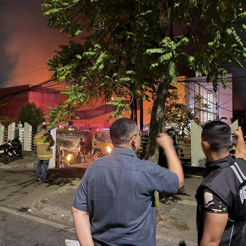 Ossy Dermawan Tinjau Kebakaran Kantah Karawang, Keselamatan Jadi Fokus Utama